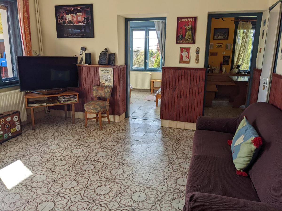 Guest House Magyar Route 66 Сильвашварад Экстерьер фото