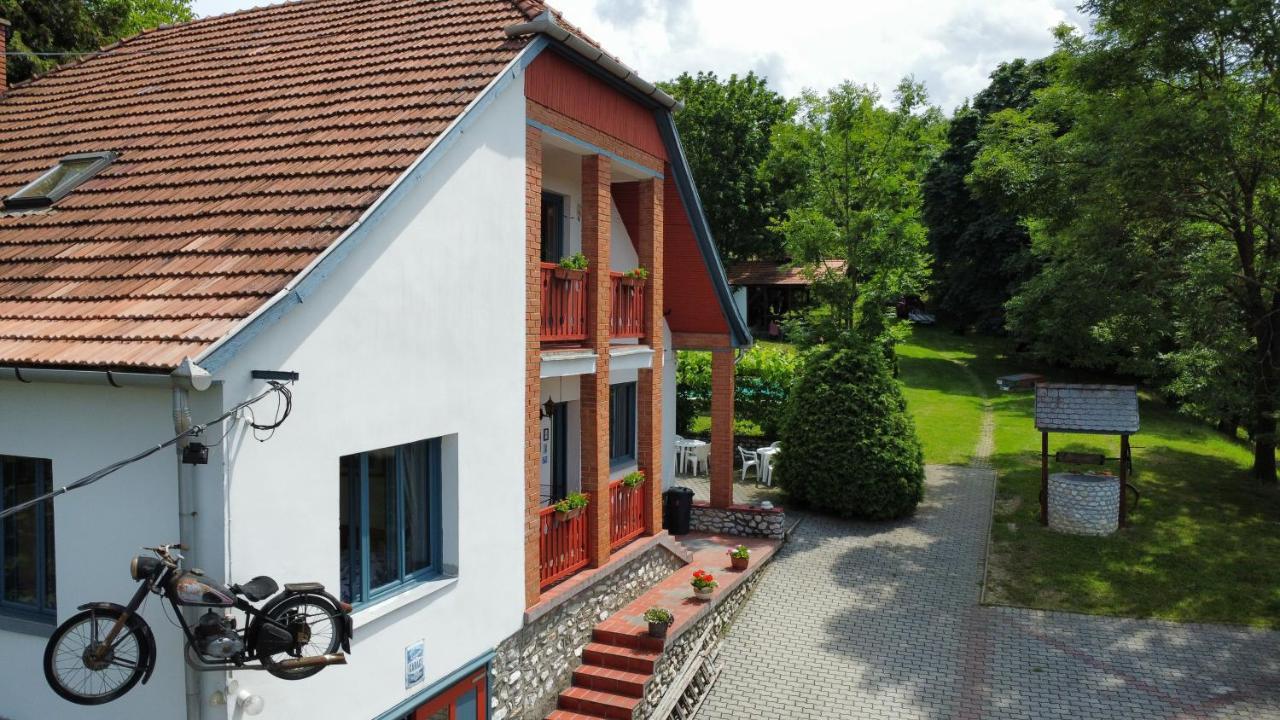 Guest House Magyar Route 66 Сильвашварад Номер фото